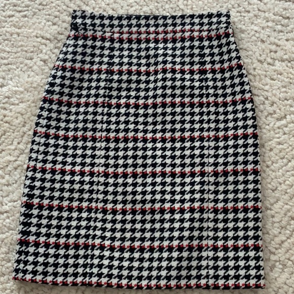 Hugo Boss Vulnona Skirt in Houndstooth - Picture 5 of 6